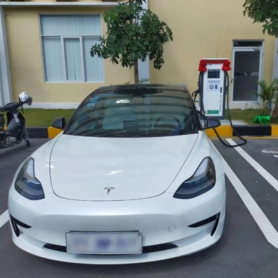 Station de recharge publique extérieure pour véhicules électriques avec interface CCS type 2 CHAdeMO