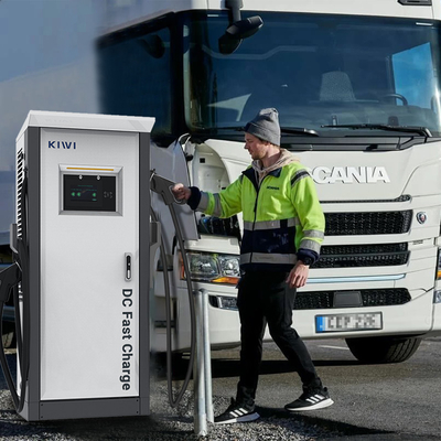 120 kW OCPP 1.6J/1.5J Type2 CCS Chademo EV pile de charge en courant continu pour les solutions de charge rapide