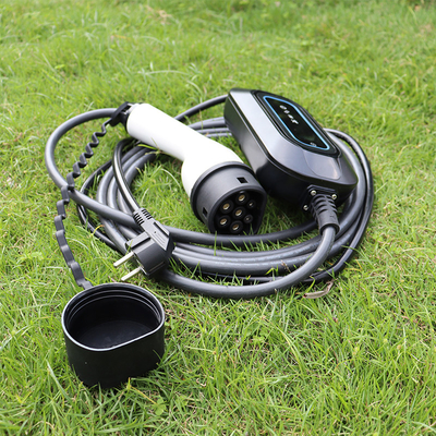 16A courant de sortie SAE J1772 Connecteur Station de recharge EV pour Tesla modèle 3.5KW 7KW