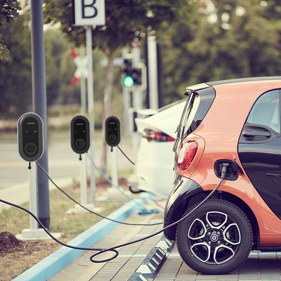 Chargeur de véhicule électrique électrique de type 2 à 3 phases 32A pour Tesla Model 3 Portable et fréquence de réseau 50Hz±10Hz