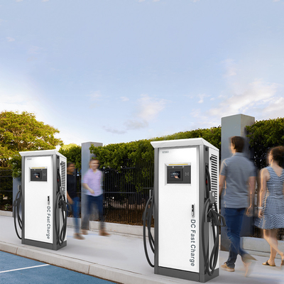 60KW/120KW CC 0-100A CCS de type 2 OCPP1.6 Stations de recharge de véhicules électriques à double canon montées au sol