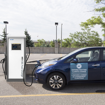 AC 0A-92A Portée de courant d'entrée 60KW DC 0-100A Courant de sortie CCS Car Charger pour Benz EQC