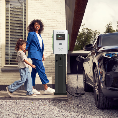 Pile de recharge pour voiture électrique OEM Niveau 3 Monture murale 30kW DC Chargeur rapide CCS1 CCS2 GB/T