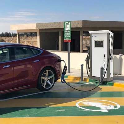 60 kW 120 kW Station de recharge en courant continu à pile rapide pour voitures électriques de niveau 3