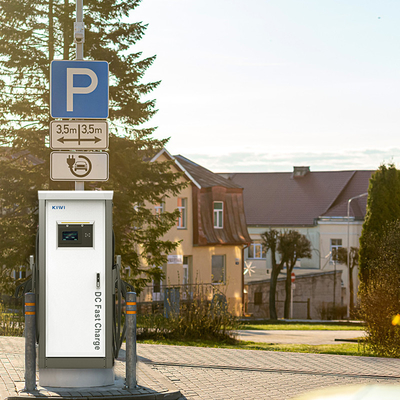 Station de recharge rapide de voiture électrique de 3 phases de 120 kW Chademo CCS1 CCS Type 2 Chargeur de véhicule électrique à courant continu rapide