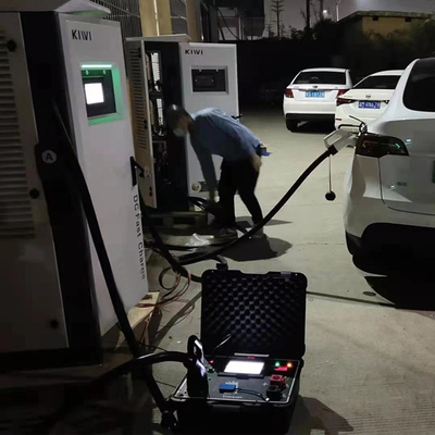 Station de recharge rapide de voiture électrique de 3 phases de 120 kW Chademo CCS1 CCS Type 2 Chargeur de véhicule électrique à courant continu rapide